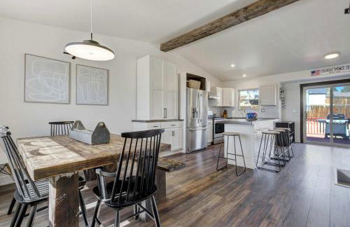 Wild Rose Family Retreat with BBQ & Fire Pit - Foto 8