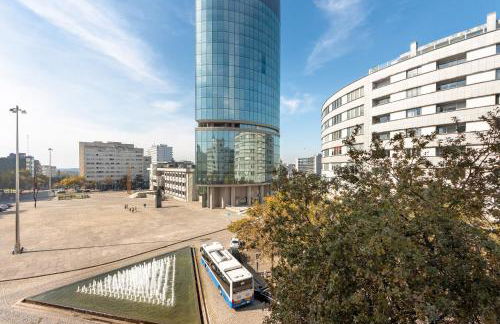 Destiny Oporto - Foto 23