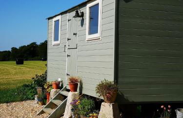 Luxury Shepherd's Hut - The Hyde - Photo 1