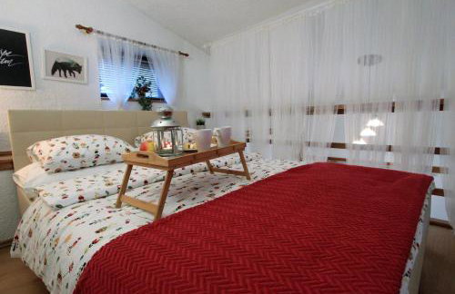 House in center of Gospic with big garden - Photo 11