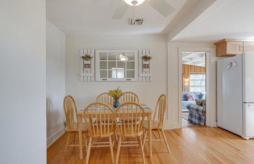 1 Mi to Beach! Family Gloucester Gem with Yard - Foto 6