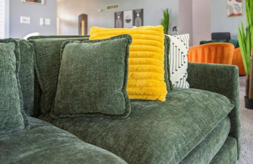 Modern Comfort Loves Park - Stylish 3BR Getaway - Foto 12