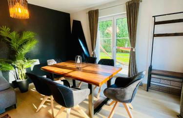 The Villa Toscana, a serene retreat in Center of Friedrichshafen City with lush green lawns, terrace & private garage- Lidl, Bakery walking distance- Bodenseecenter, Sportsbad 3 mins, Lake 7 mins - Foto 31