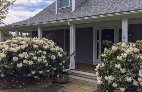 Stunning Home with In-Ground Pool - Photo 47