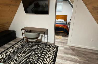 The Honey Bear Cabin Jacuzzi EV Friendly Renovated - Foto 15