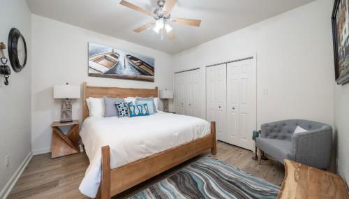 Natalie's Nook, Lake Hideaway near Downtown Fun! - Foto 4, wardrobe