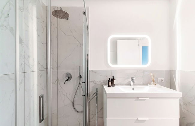 Pleasant Family Apt next to Lake Como - Photo 20