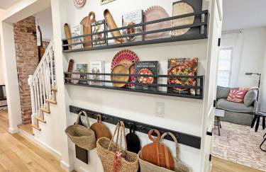 Renovated home seconds from town - Foto 52