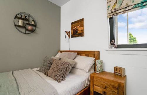 Luxury Huge Modern Open Plan 2Bedroom Flat - Free Private Parking & Balcony located at the OVO Hydro and SEC Centre - Foto 11