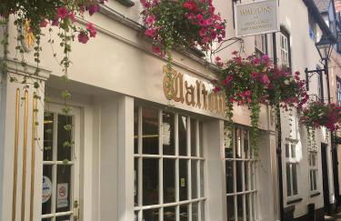 Beautiful stylish 2 bed apartment with free parking - Photo 26