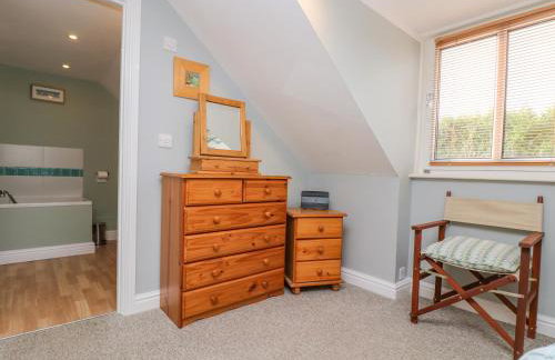 The Watch - Photo 17