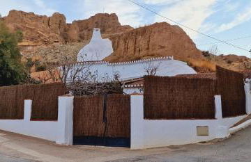 Cueva de la Higuera - Photo 9