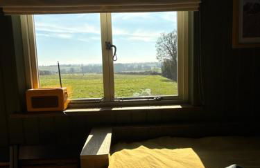 'Russet' Hut on fruit farm - Foto 24