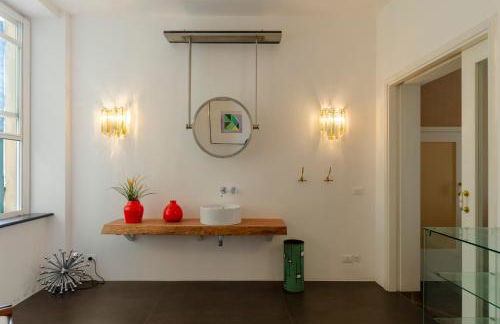 JOIVY Exclusive 3-bedroom flat near Cathedral of Genoa - Foto 64