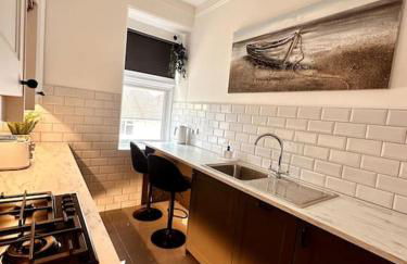 The Retreat - Large Luxury Apartment, Two Mins From Beach - Foto 28