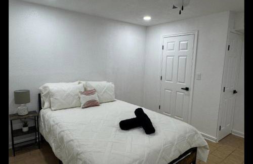 Cozy 2BR Near Downtown & Border - Foto 8