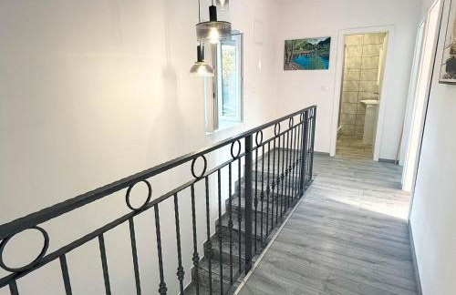 Private House 3 Bed, 3 Bath In Luka Dugi Otok - Photo 19