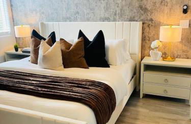 Luxurious Hidden Gem - Downtown Access - Balcony - Foto 24