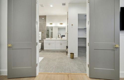 Houston- Downtown, NRG, Med Center, City Views, U of H & TSU, Rodeo - Photo 17