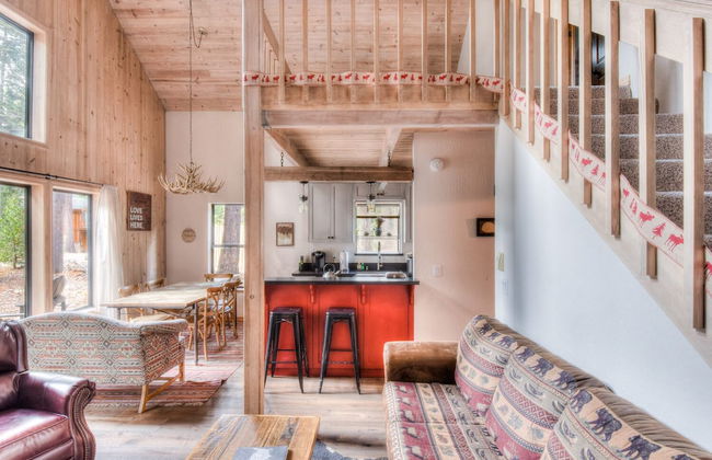 Relax at Rustic Tahoe Charm Minutes to Lake - Foto 10