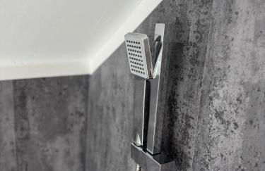 Stylish 3-Bedroom Home, Patio & High-Speed Wi-Fi - Foto 43