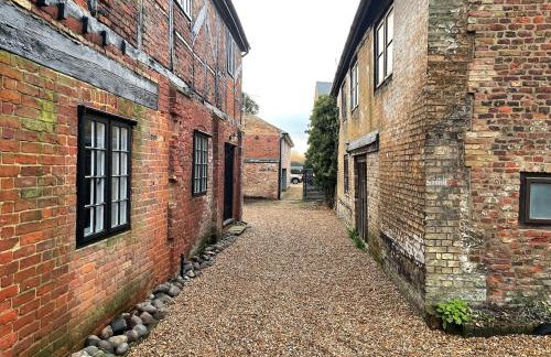 Bishops Keep - A New Unique Town Centre Home - Photo 2