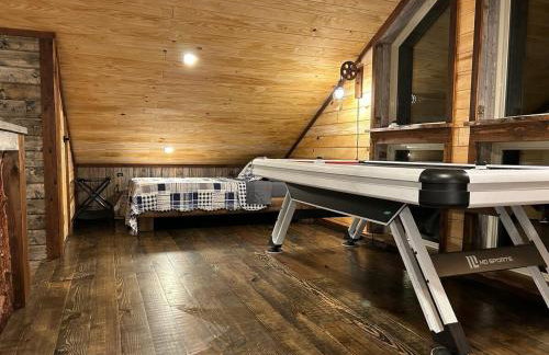 The Knotty Pine Cabin at Cabins of Wolf Pen Gap - Foto 10