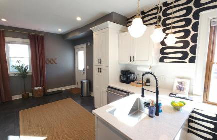 The Funky Fun Haus - Pickleball, Hot Tub, Arcade - Photo 9