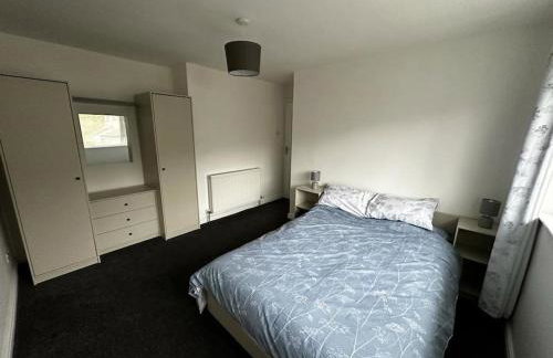Large 3 bed property - Photo 7