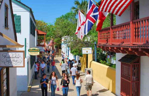 Cozy Quiet St Augustine Private Condo - 2bed, 1 bath, Sleeps 6, Steps to Historic St Augustine Center & All Tourist Attractions, Restaurants, Cafes, Backyard, Porch - Foto 54