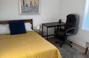 Charming Historic Home with Modern Comforts - Foto 27