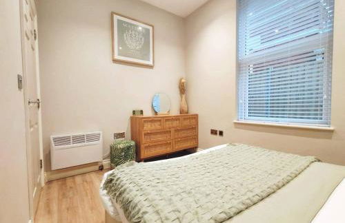 Stunning Apartment-6 Minute walk from Beach-Free Parking - Photo 23