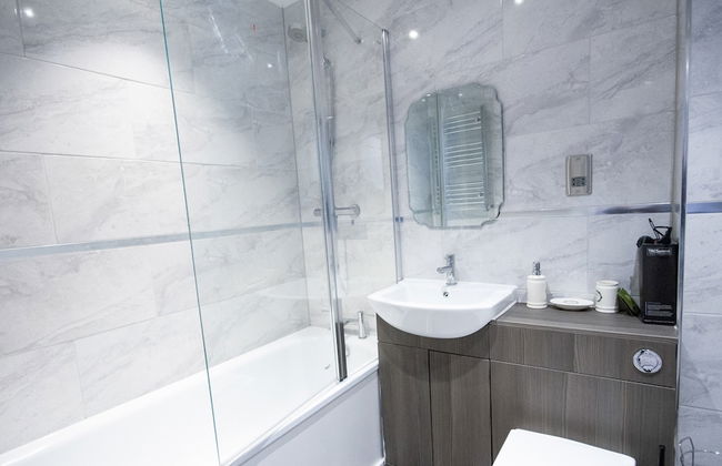 Holden Court - Photo 24