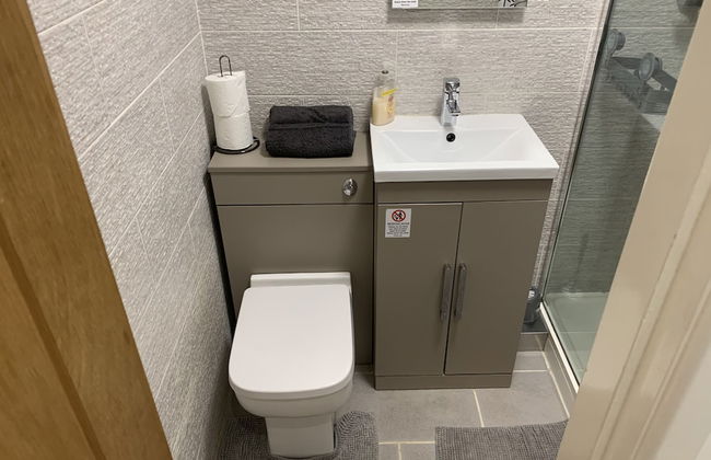 Stylish and Immaculate 2-bed Apartment in Leigh - Foto 12