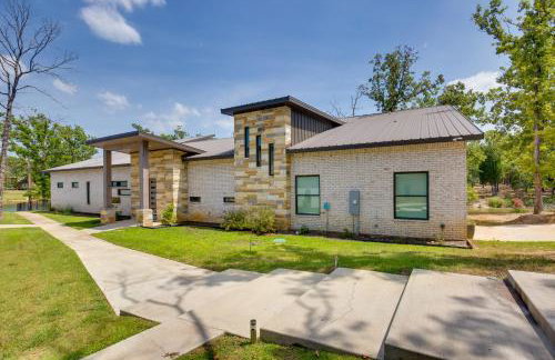 Relax Fireside! Waterfront Malakoff Home with Pool - Foto 42