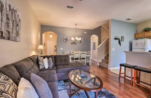 Townhome with Resort Amenities in Davenport! - Foto 3