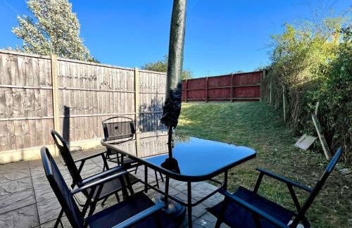 Delightfully decorated cosy two bedroom family home Great transport links to central London - Foto 19