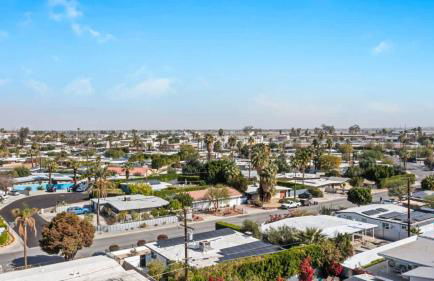 3BR 2BA Home in Palm Springs with Private Pool - Foto 32