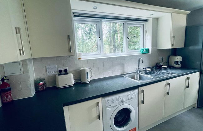 Stunning 2-bed Apartment in Crawley - Foto 8