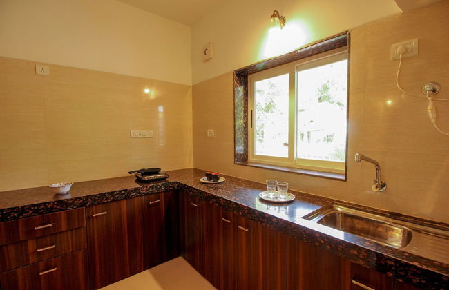 OYO 9792 Home 2BHK Poolside Siolim - Foto 16