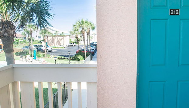 Oceanfront Serenity at Stylish Sea Haven 212 - Foto 4, Habitación