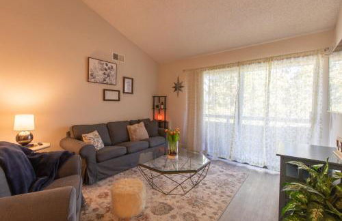 Huge Oceanside Private 2BR Apartment-Pool-Gym-Spa - Photo 2