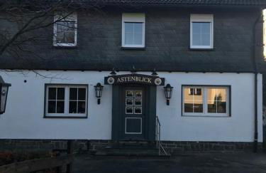 Haus Astenblick in Winterberg für bis zu 35 Personen für Wanderveranstaltungen und Familienfeiern - Foto 23