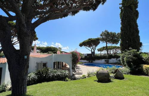 Traditional 3 bedroom villa with great pool in the heart of Vale do Lobo - Photo 39
