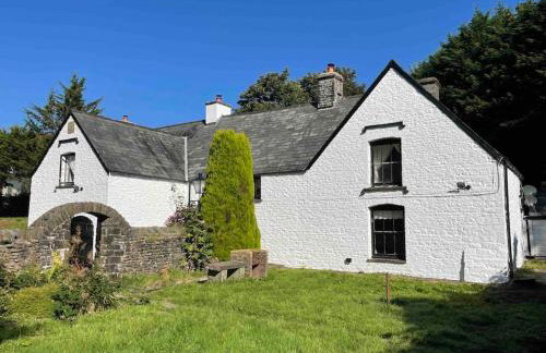 Large Historic Farmhouse in Rhondda Valley Perfect for Groups with Hot Tub - Foto 43