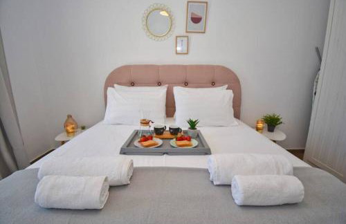 Potamos Deluxe White Apartment - Photo 9