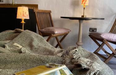 The Old Gallery - Charming Coastal Escape For Two - Photo 52