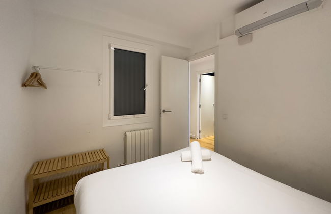 AinB Barcelona Sants Apartments - Photo 7