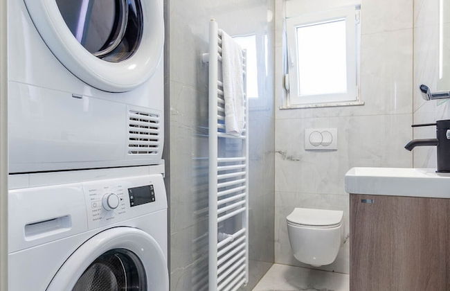 Exquisite Prestige Luxury Apartments With Shared Pool - Photo 58