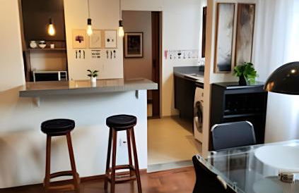 SUPERPRÁTICO-Amplo Apê com Garagem em bairro nobre - Foto 1